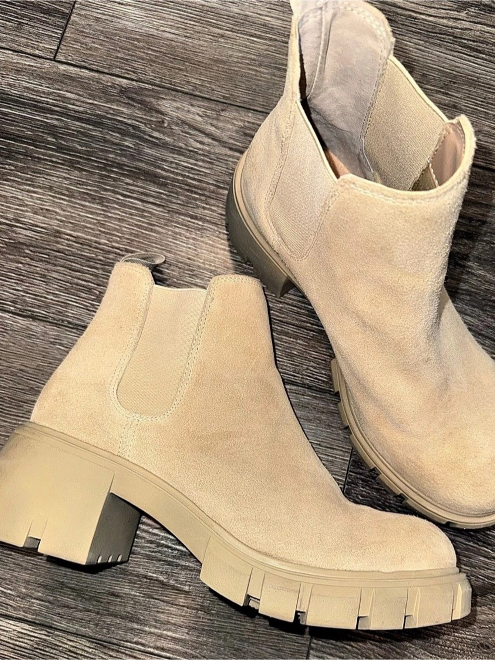 Steve Madden Howler Chelsea Ankle Boots Beige Size 7